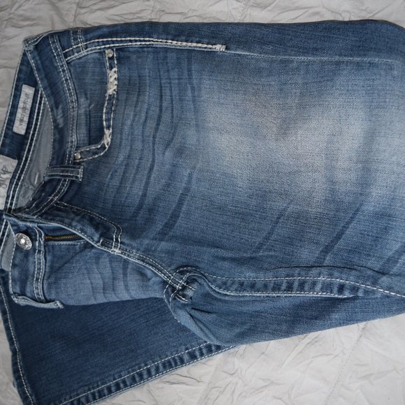 Buckle Jeans - Picture 2 of 2